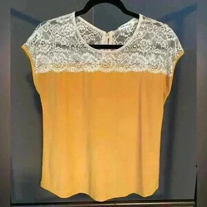 Faith & Joy women’s yellow and lace short sleeve top with bow size S